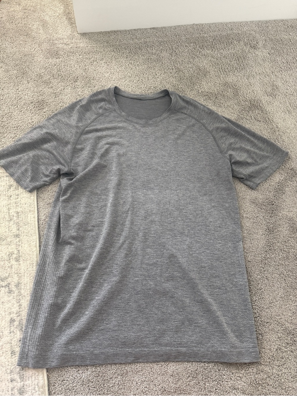 lululemon athletica Men's Short Sleeve Tee - Heather Gray